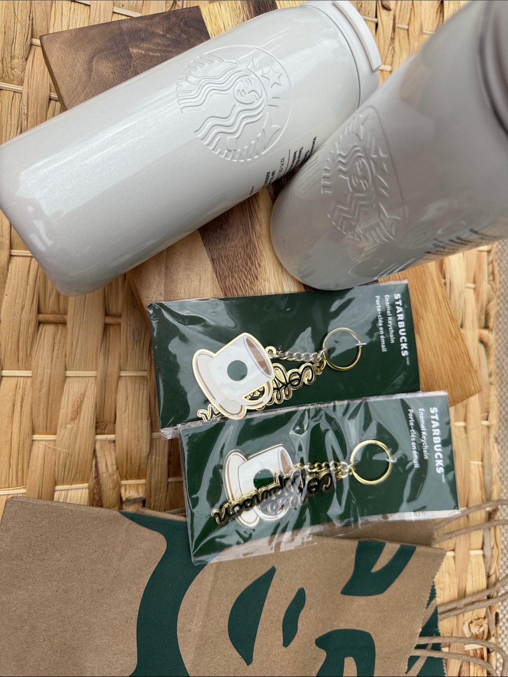 Starbucks besties